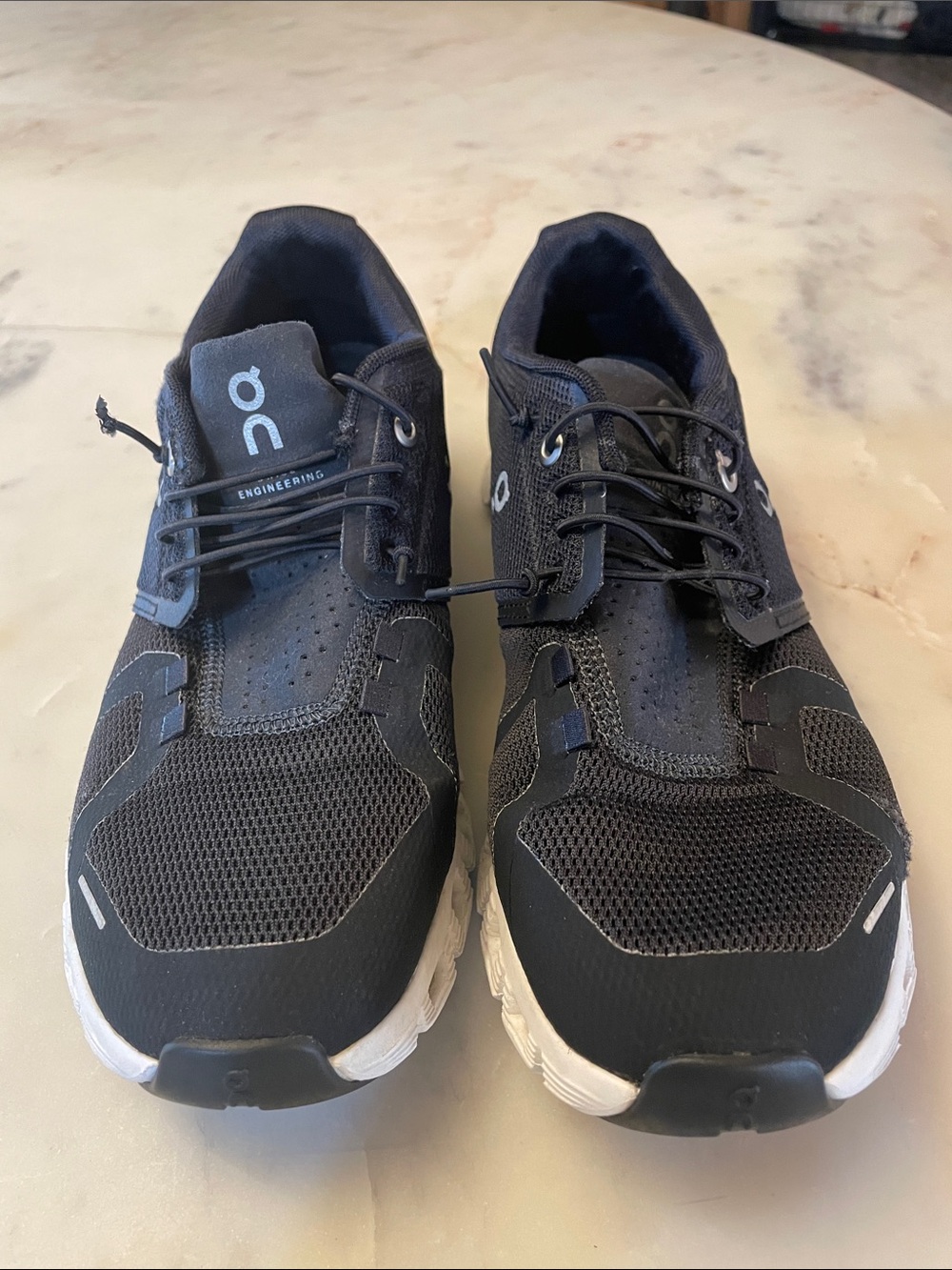 On Cloud Running Black and White Women's Athletic Shoes